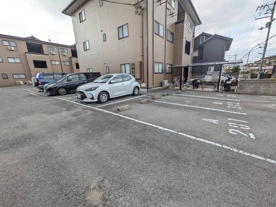 駐車場　駐車場