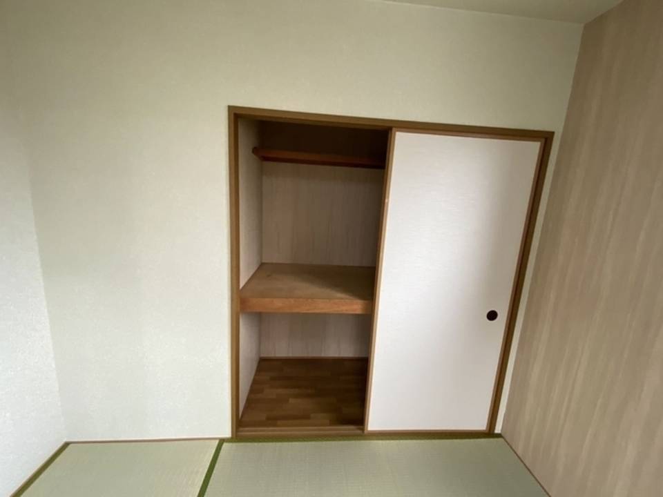 収納　押入れ