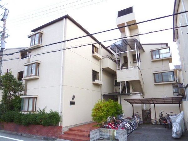 建物外観　住居者用のごみ置き場があります！