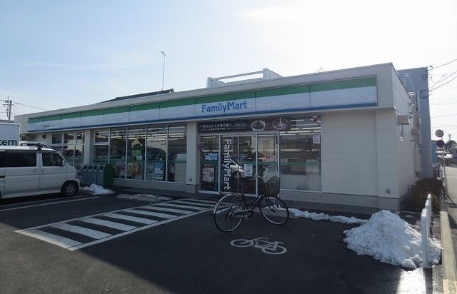 コンビニ　ファミリーマート（コンビニ）まで360m