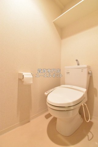 トイレ　温水洗浄便座付き