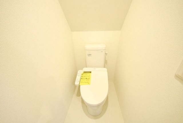 トイレ　★温水洗浄暖房便座付きのトイレです★
