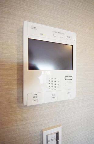 セキュリティ　★モニター付きインターホンで来客時も安心★