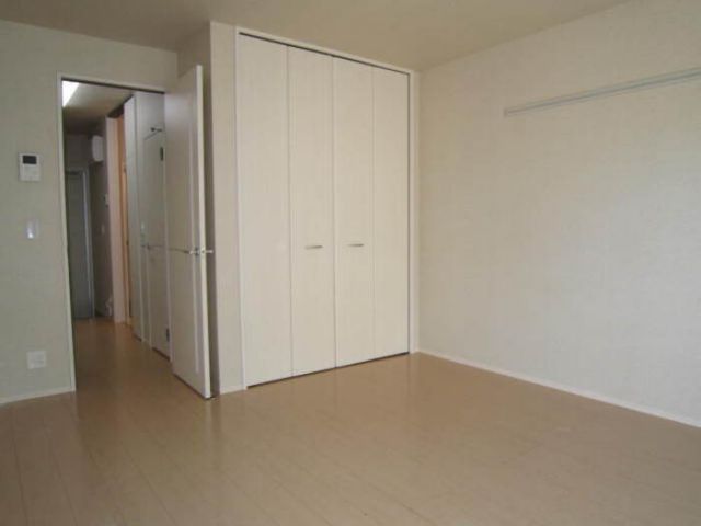 レーベン御殿場ヒルズ 壱番館の居間写真