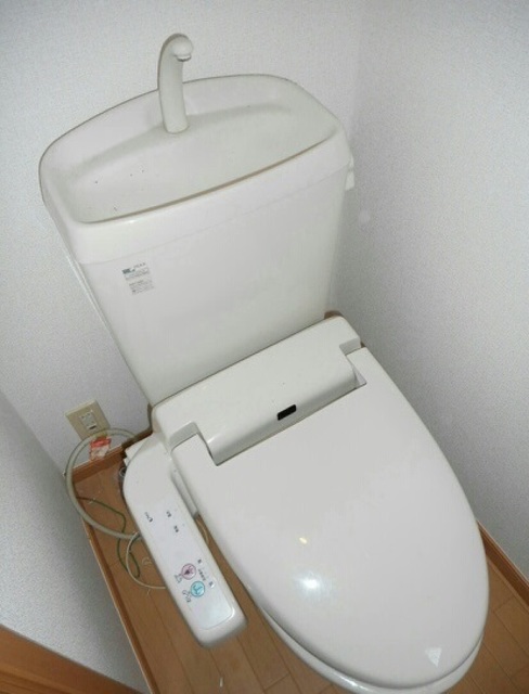 ＪＲ東海道本線 片浜駅 徒歩9分 2階建 築22年のトイレ写真