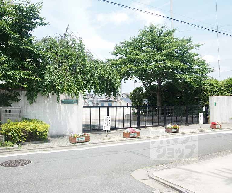 小学校　京都市立南大内小学校（小学校）まで32m