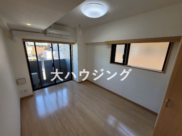 ルーブル羽田萩中の居間写真
