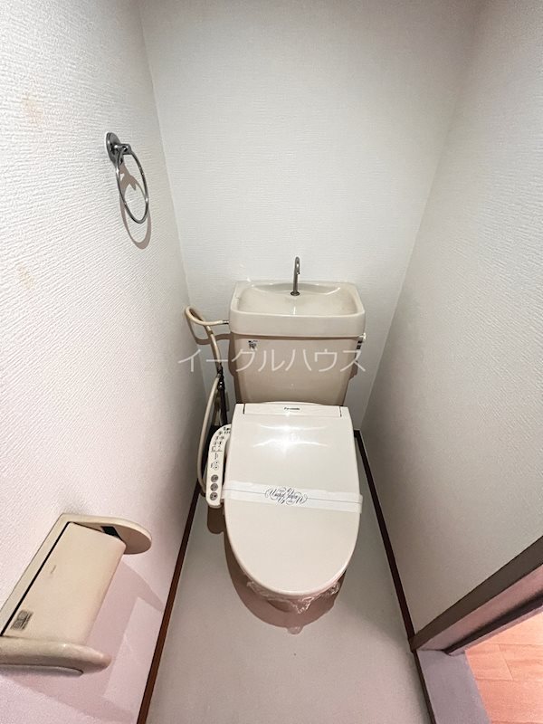 トイレ　退去予定のため別部屋写真使用