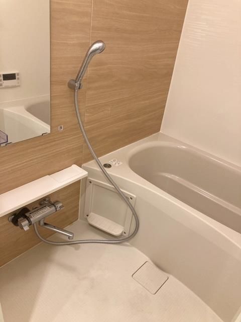 バス・シャワールーム　お風呂です
