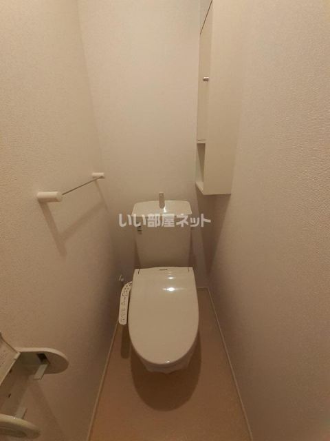 ＪＲ八高線 群馬藤岡駅 徒歩21分 2階建 築11年のトイレ写真
