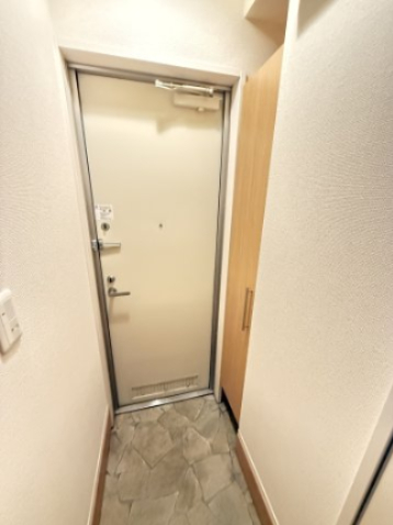 玄関　退去前につき別のお部屋の写真です