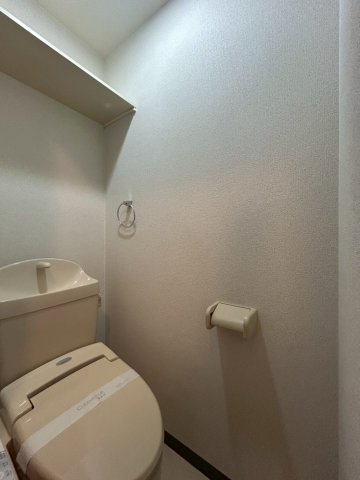 トイレ　※別号室参考写真
