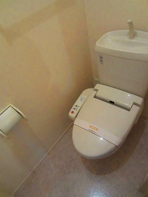 東京メトロ千代田線 町屋駅 徒歩11分 2階建 築18年のトイレ写真