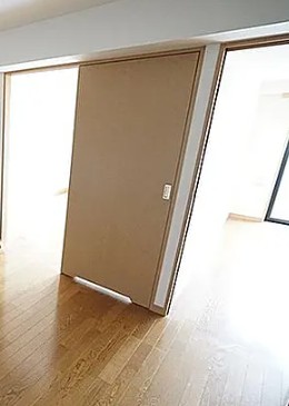 居室・リビング　こちらの居間で趣味の時間をお楽しみください