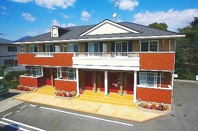 熊本市南区上ノ郷のアパートの建物外観