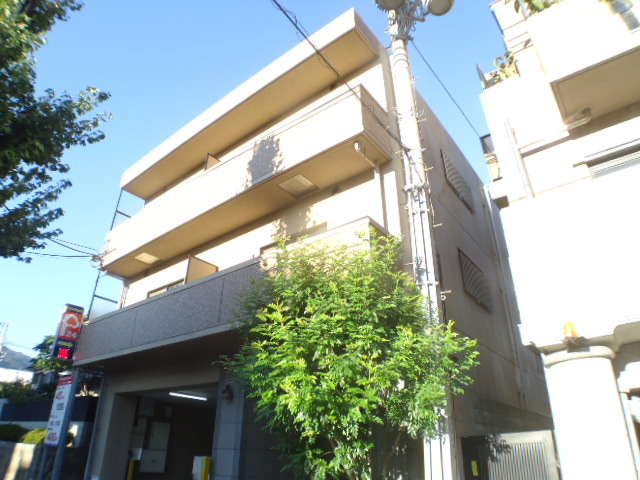 建物外観　オートロック付きのマンションです