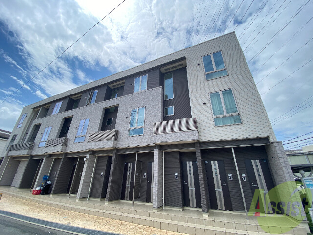 摂津市鳥飼新町のアパートの建物外観