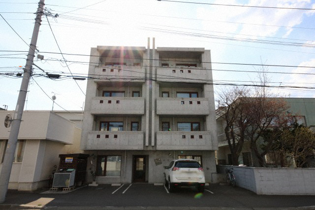 北海道札幌市中央区南十六条西１３（マンション）の賃貸物件の外観