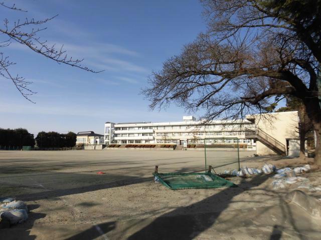 【ラベンダー八幡Bの中学校】