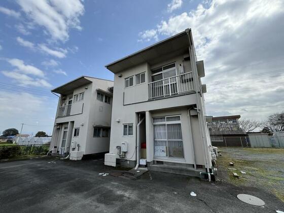 熊本市北区植木町広住のアパートの建物外観