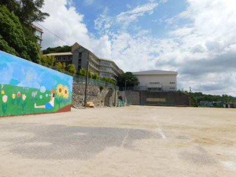 中学校　神戸市立長峰中学校（中学校）まで2886m