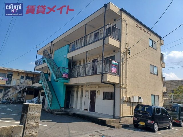 伊勢市二見町茶屋のマンションの建物外観