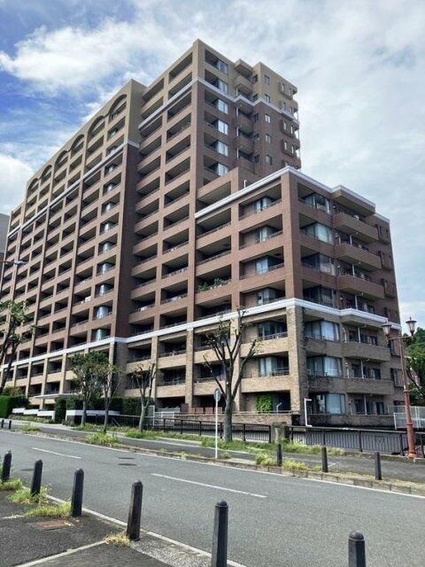 【ビーコンヒル能見台センターヒル・Ｆ館の建物外観】