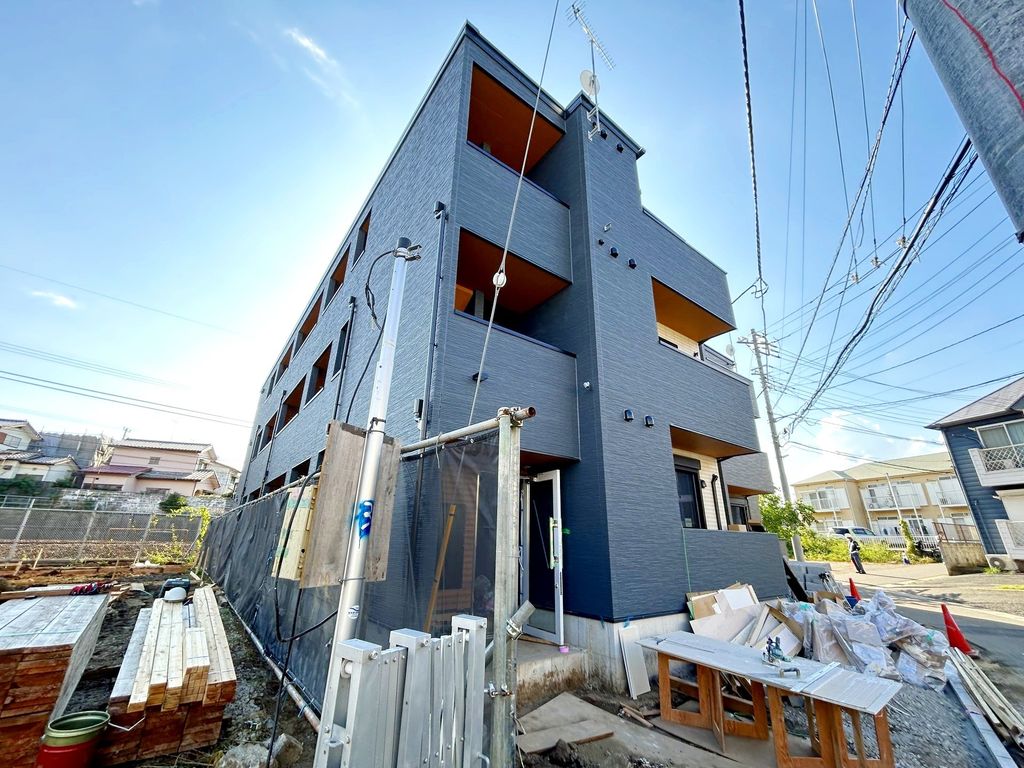 【千葉市花見川区花園町のアパートの建物外観】