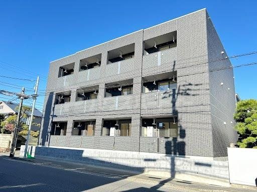 【船橋市東中山のマンションの建物外観】