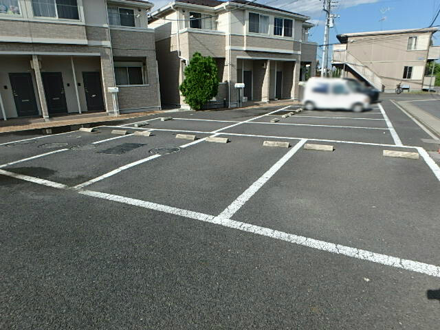 【栃木市平井町のアパートの駐車場】