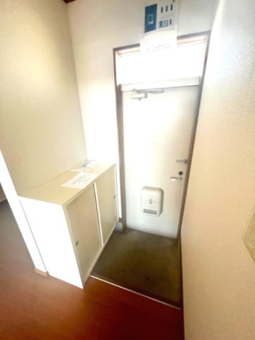 ドミール杉田の玄関写真