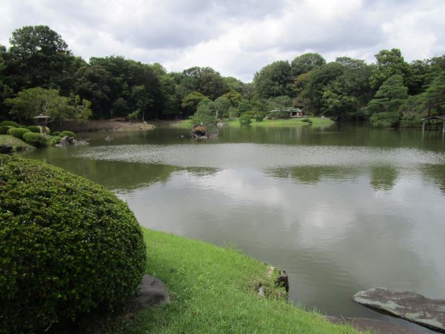 公園　六義園　都心に珍しい趣ある庭園♪（公園）まで540m