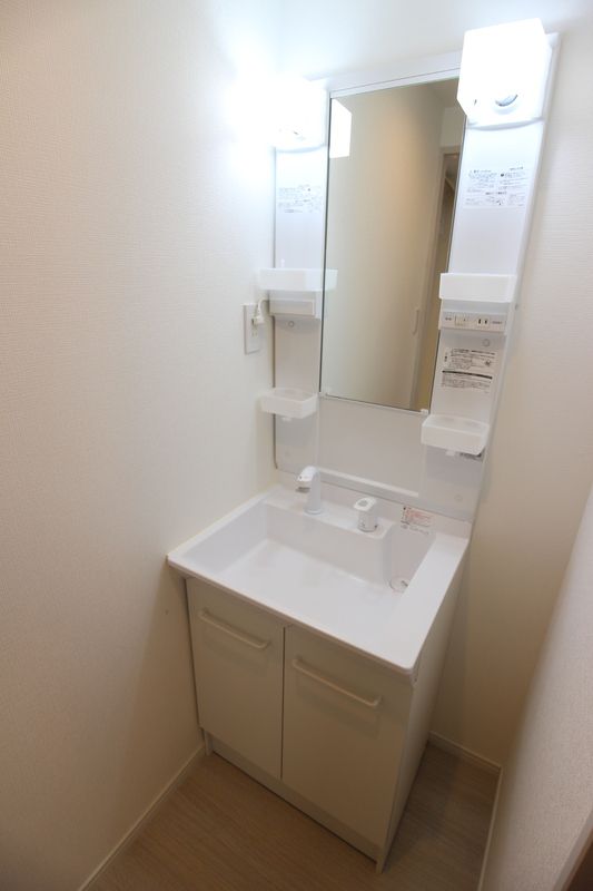 洗面設備　※別部屋の参考写真です。