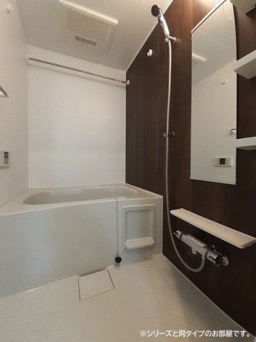 バス・シャワールーム　ゆったり過ごせるお風呂です