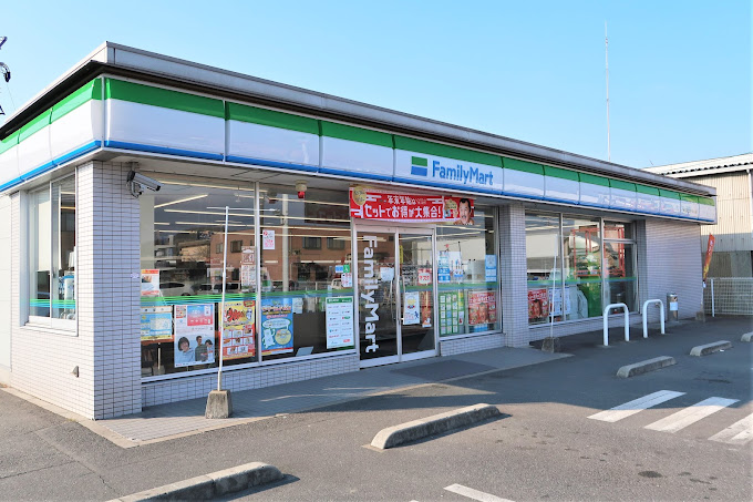 コンビニ　ファミリーマート 水玉ブリッジライン店（コンビニ）まで366m
