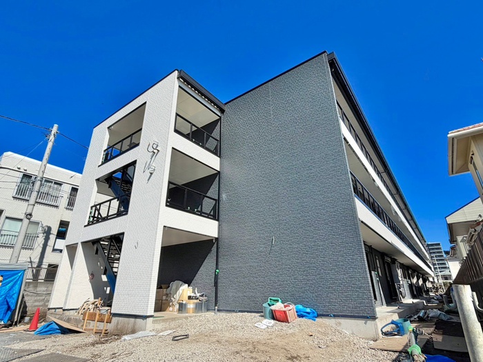 建物外観　建築中