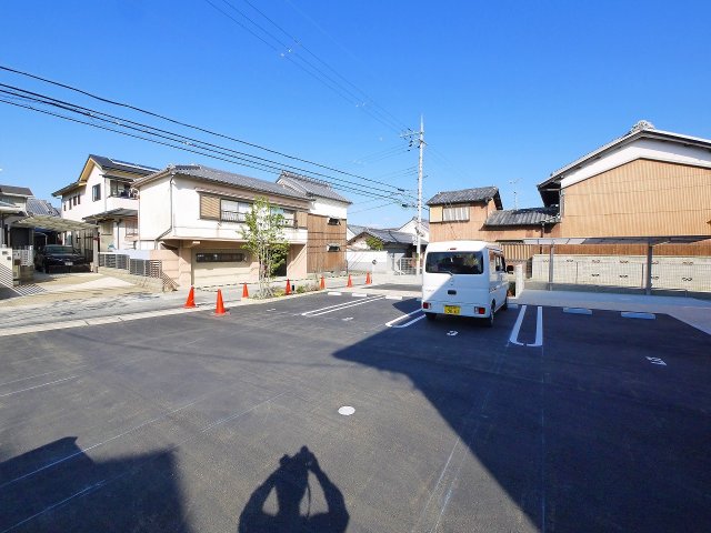 駐車場　駐車場に車を止められます