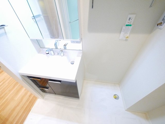 洗面設備　脱衣スペースもあります