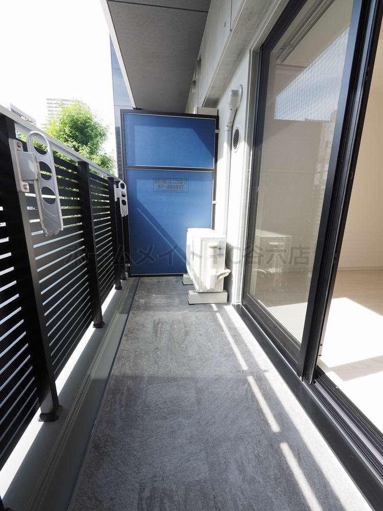 バルコニー　2017年完成の同シリーズの別マンション