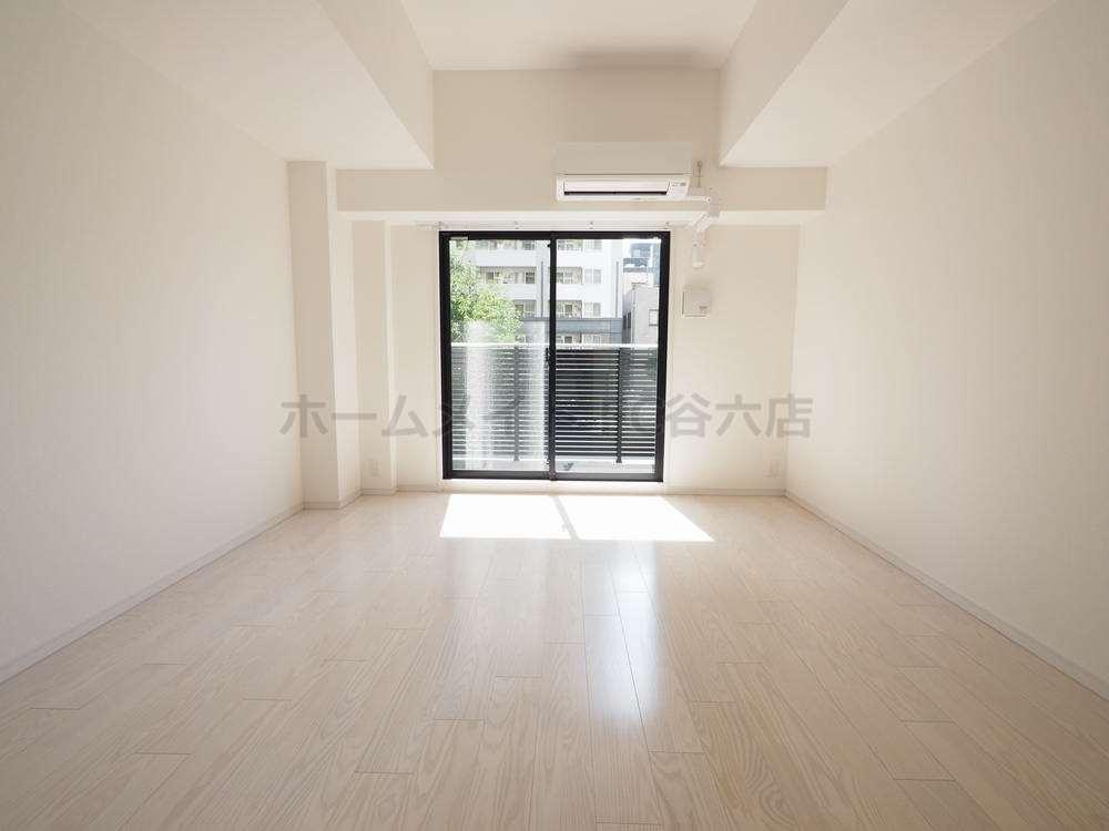 居室・リビング　2017年完成の同シリーズの別マンション