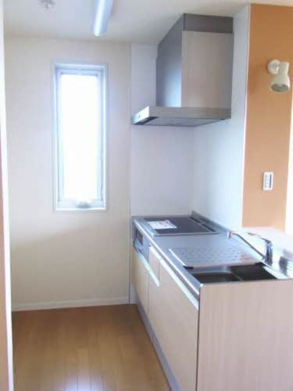 キッチン　※別号室の写真となります。