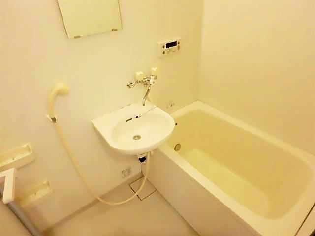 バス・シャワールーム　追い焚き機能付き