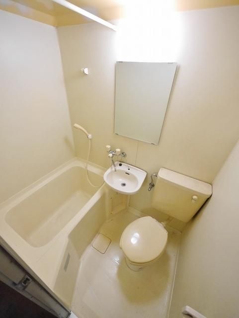 バス・シャワールーム　★３点ユニットタイプの浴室★