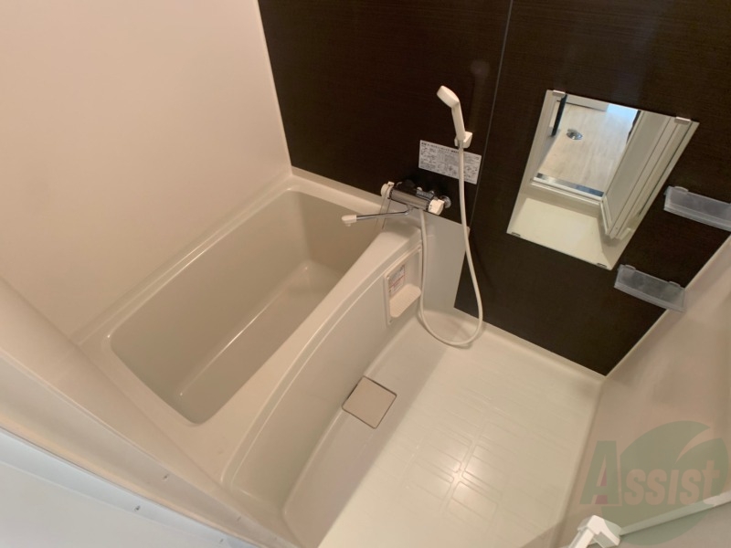 バス・シャワールーム　お風呂です。ゆっくりお風呂につかるのも体に良いですね～