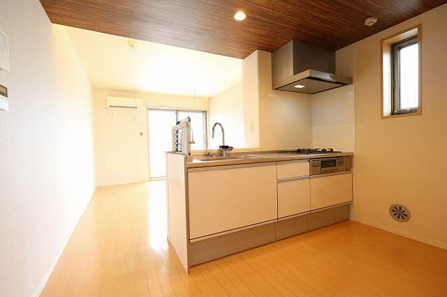 キッチン　※同物件別号室参考写真