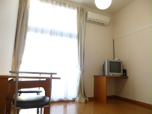 居室・リビング　約6帖の洋室です♪