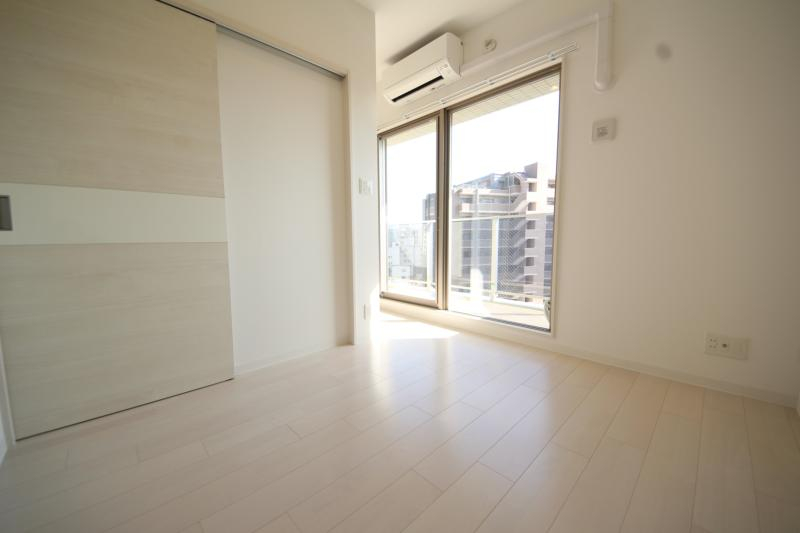 その他部屋・スペース　広くて明るい寝室