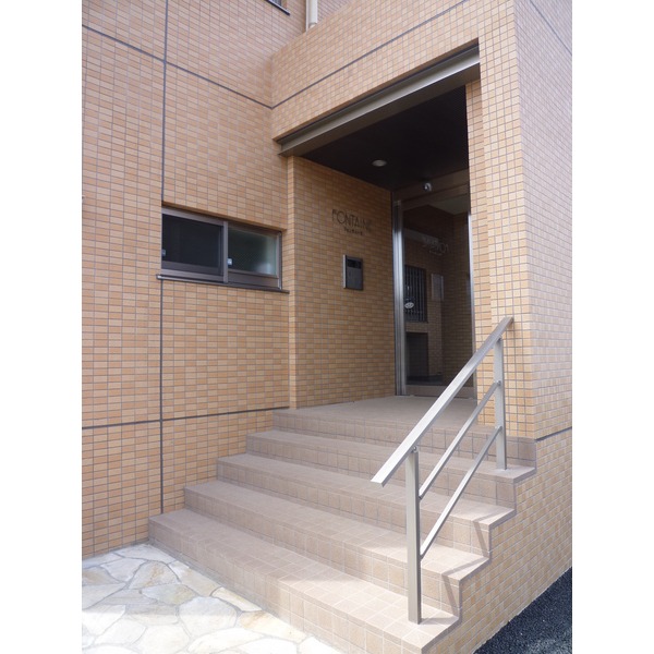 エントランス　オートロック付き