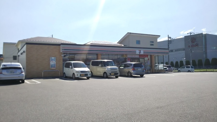 コンビニ　セブンイレブン中央市西花輪店（コンビニ）まで322m