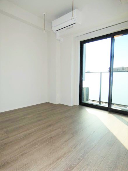 居室・リビング　室内写真は同タイプ別号室です